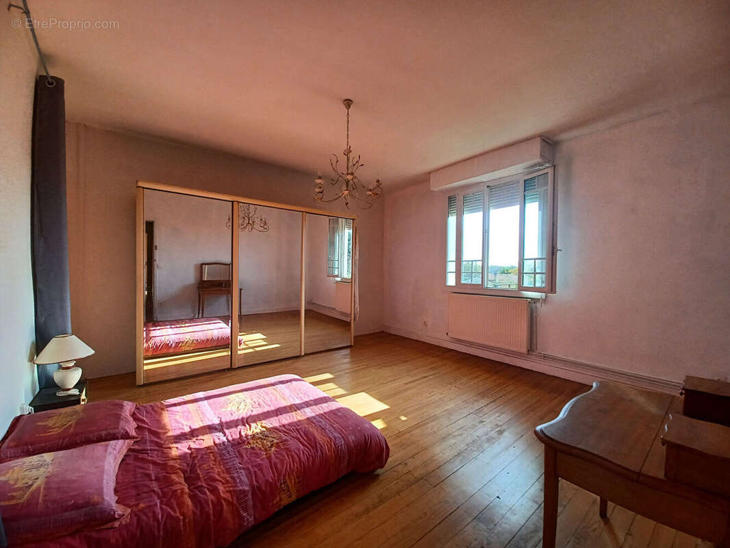 Maison à AMBARES-ET-LAGRAVE