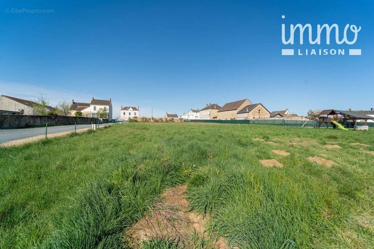 Terrain à FOURCHAMBAULT