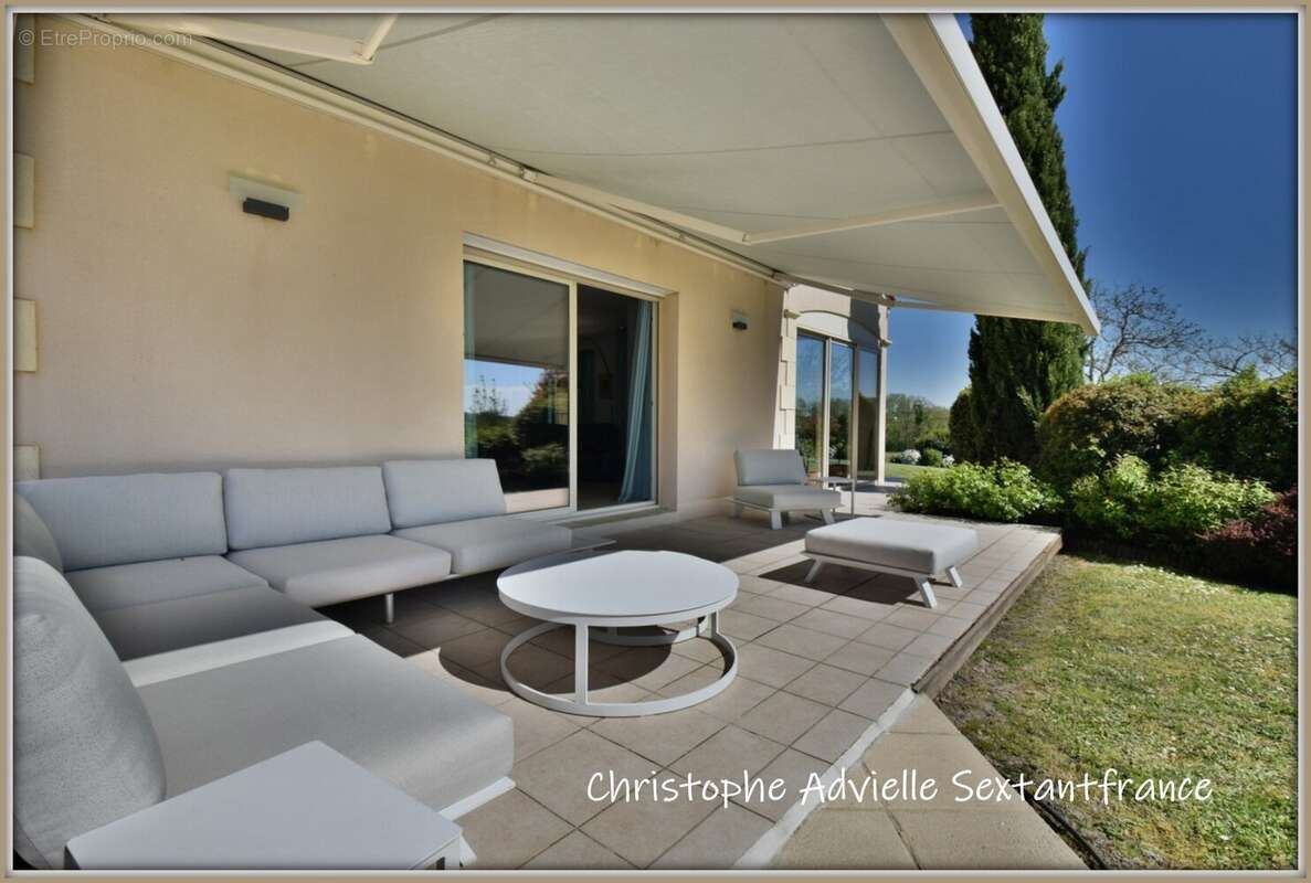 Belle contemporaine, 4 chambres, 2 salles d'eau, double garage, piscine sur 5118 M2 - photo 3