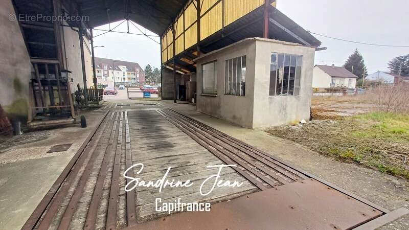 Commerce à FLEURY-SUR-ANDELLE