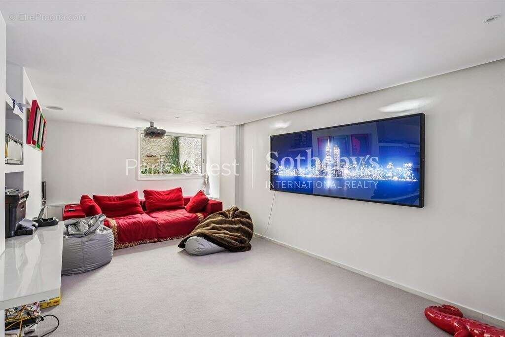 Maison à NEUILLY-SUR-SEINE