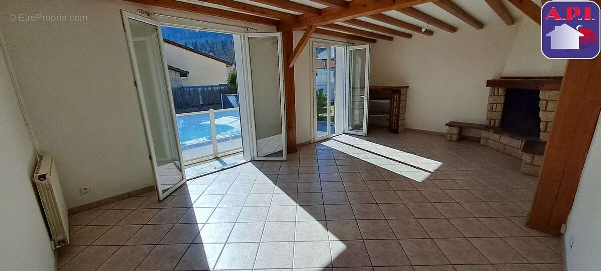 Maison à FOUGAX-ET-BARRINEUF