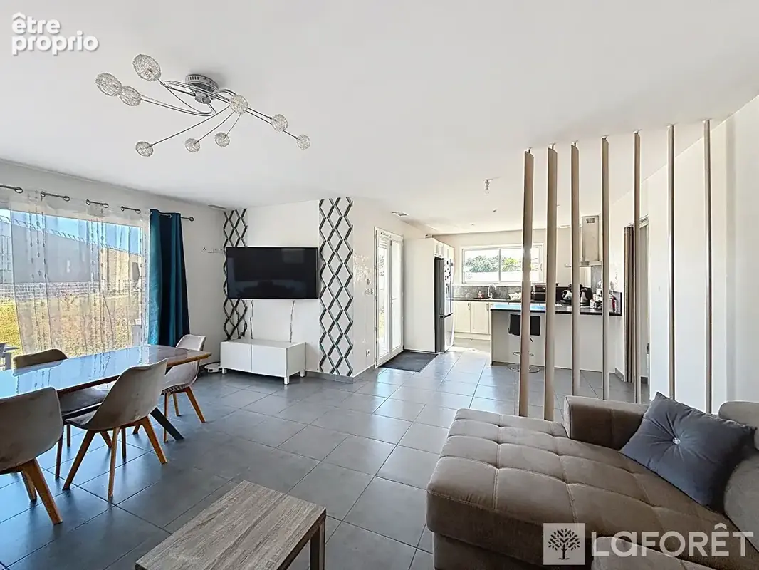 Villa 4 chambres de 126 m² sur 846 m² - Cers - photo 3
