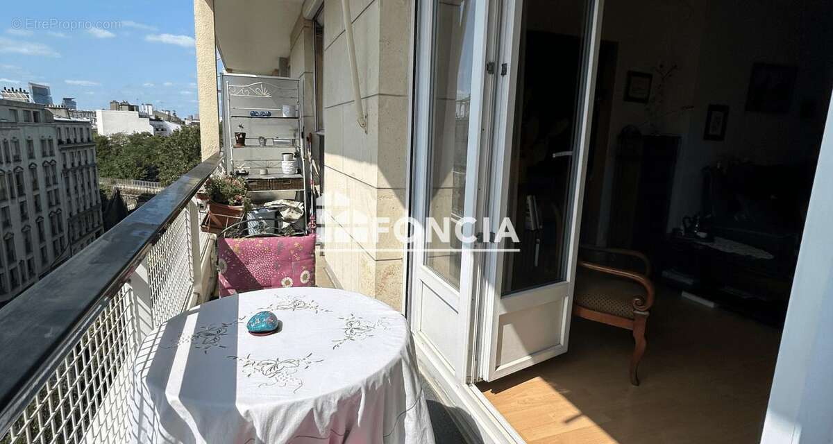 Deux pièces avec large balcon au soleil et au calme - photo 2