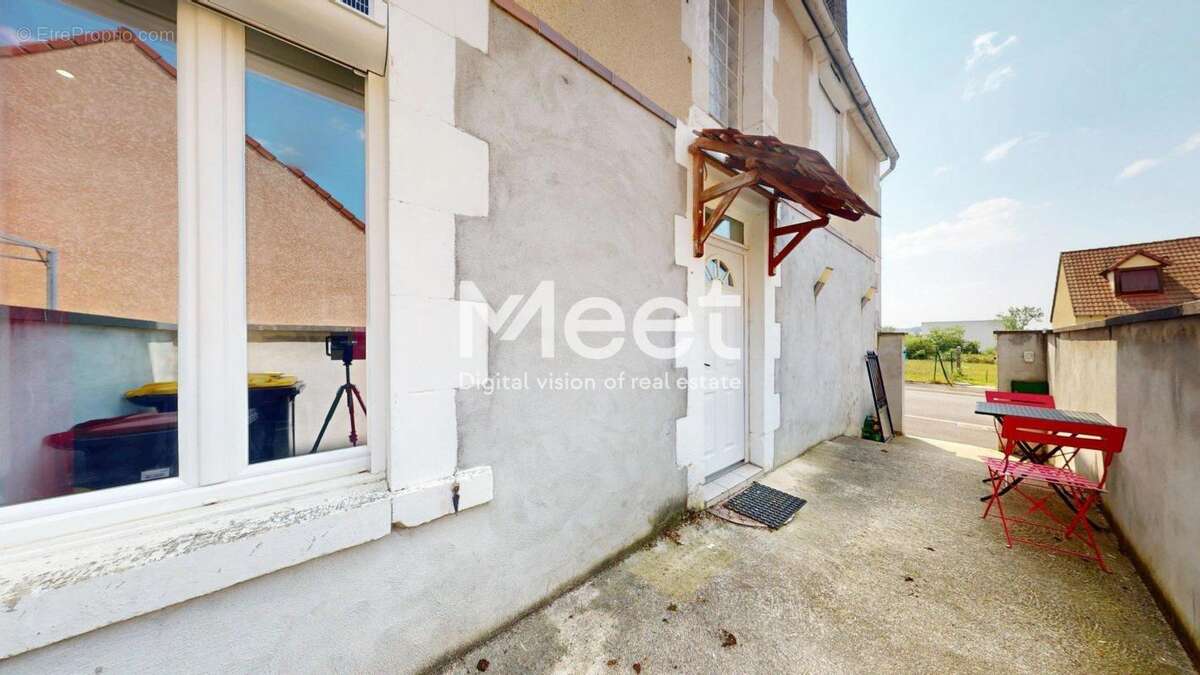 Appartement à MONETEAU