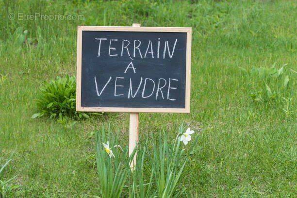 Terrain à BOINVILLE-LE-GAILLARD