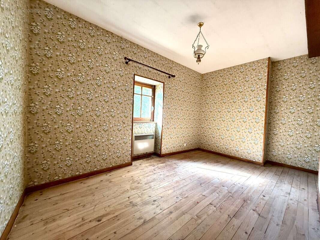 Maison à CHATILLON-SAINT-JEAN