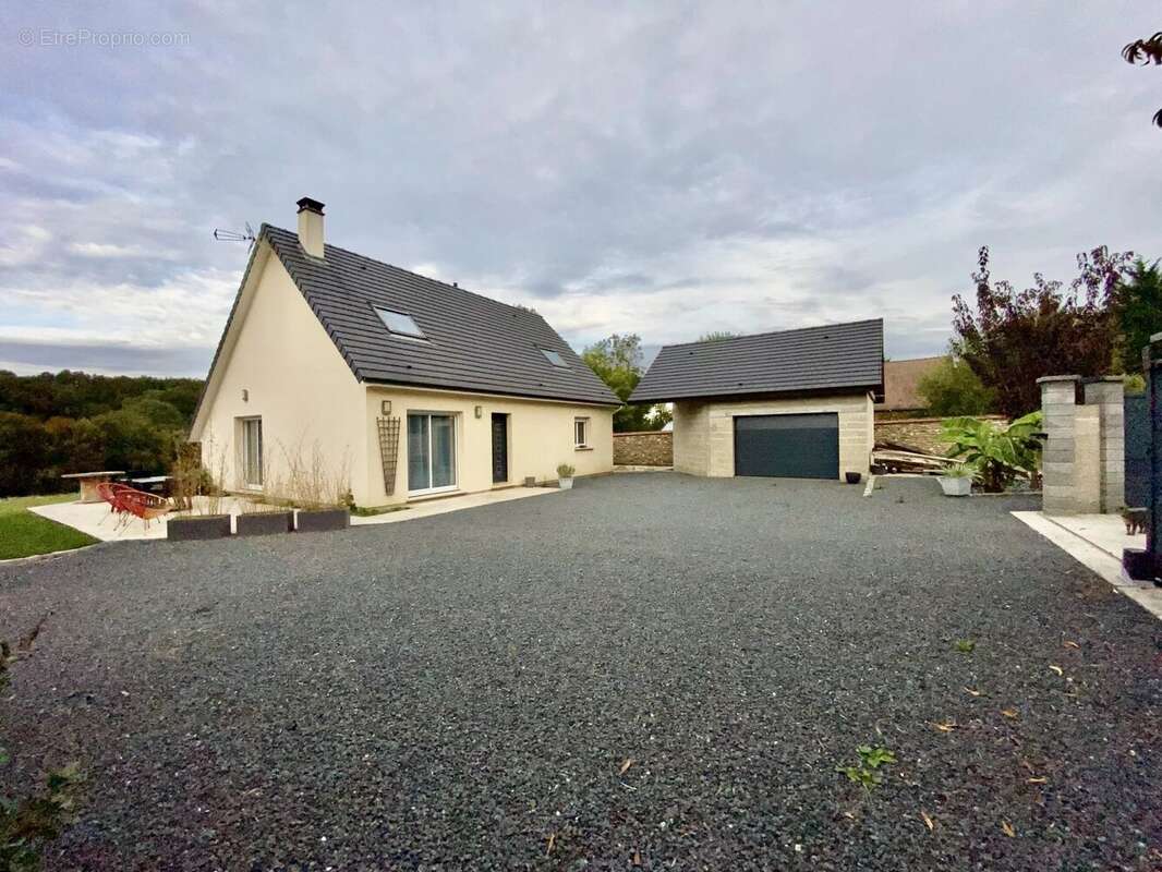 Maison à FONTAINE-SOUS-JOUY