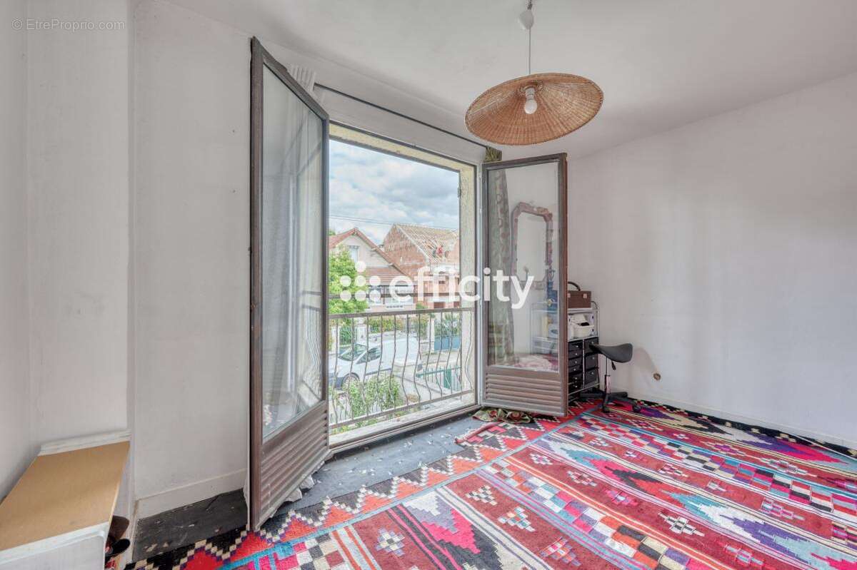 Maison à COMBS-LA-VILLE