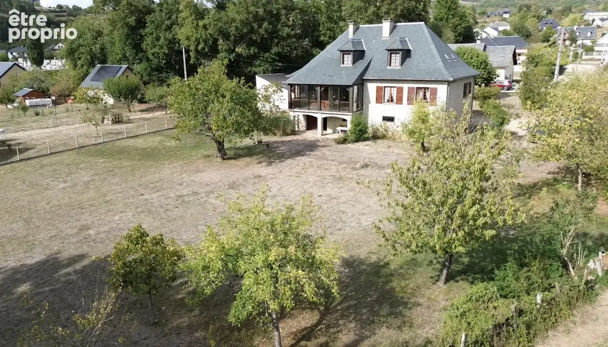 Maison cossue avec dépendance et grand terrain - photo 18