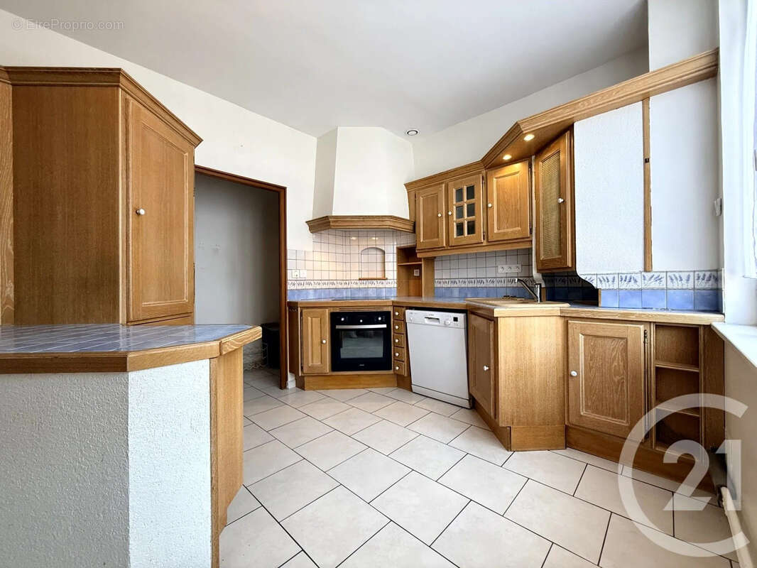 Appartement 145 m² à Saint-Quentin  - photo 6