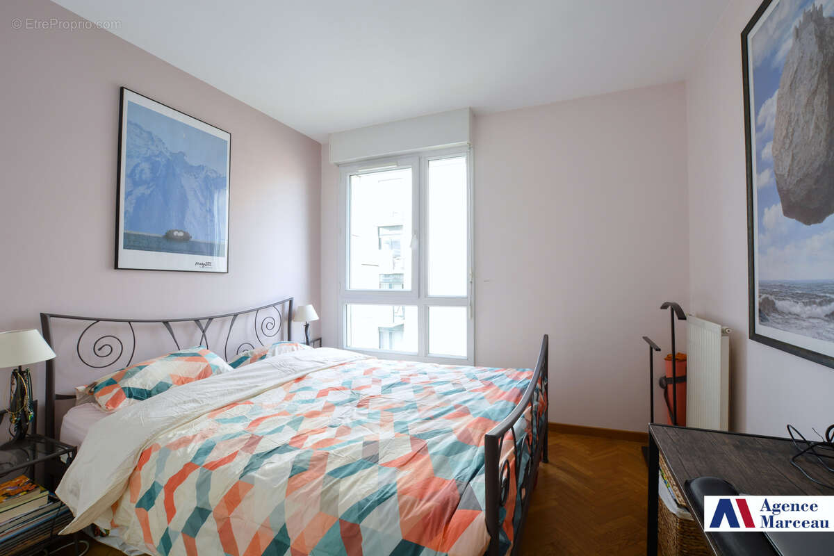 Appartement à COURBEVOIE