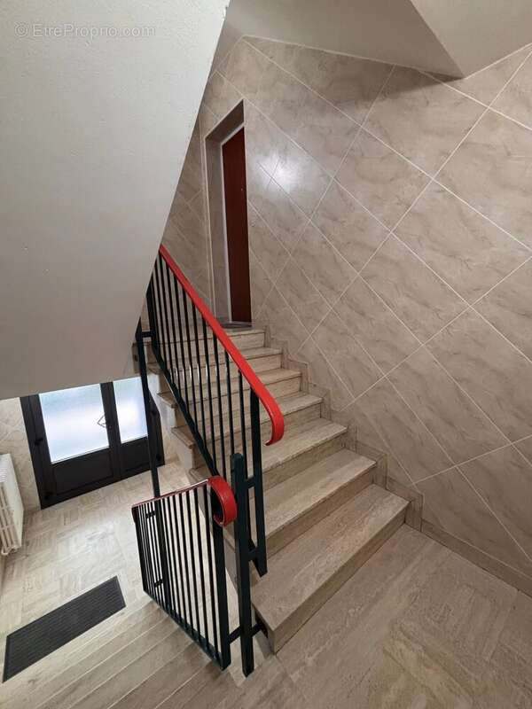 Appartement à SARTROUVILLE