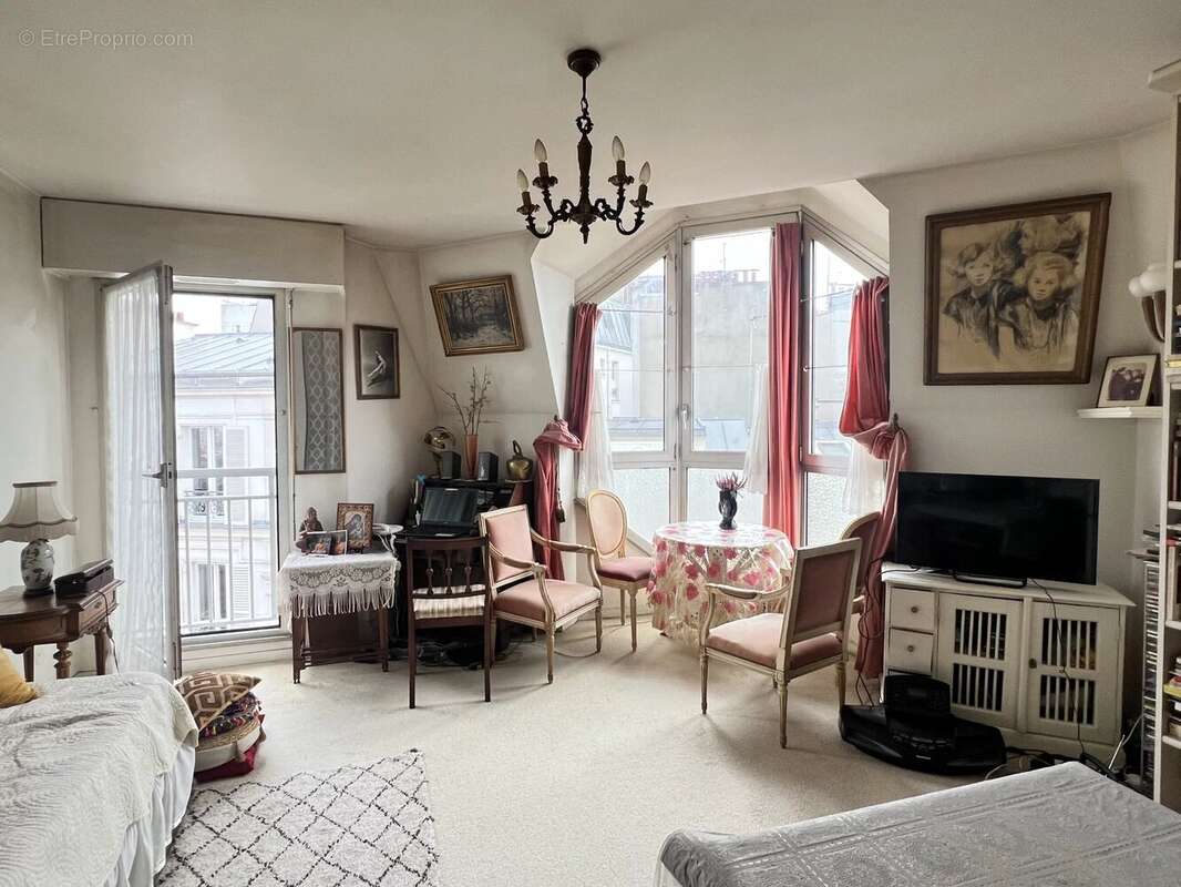 Appartement à PARIS-19E