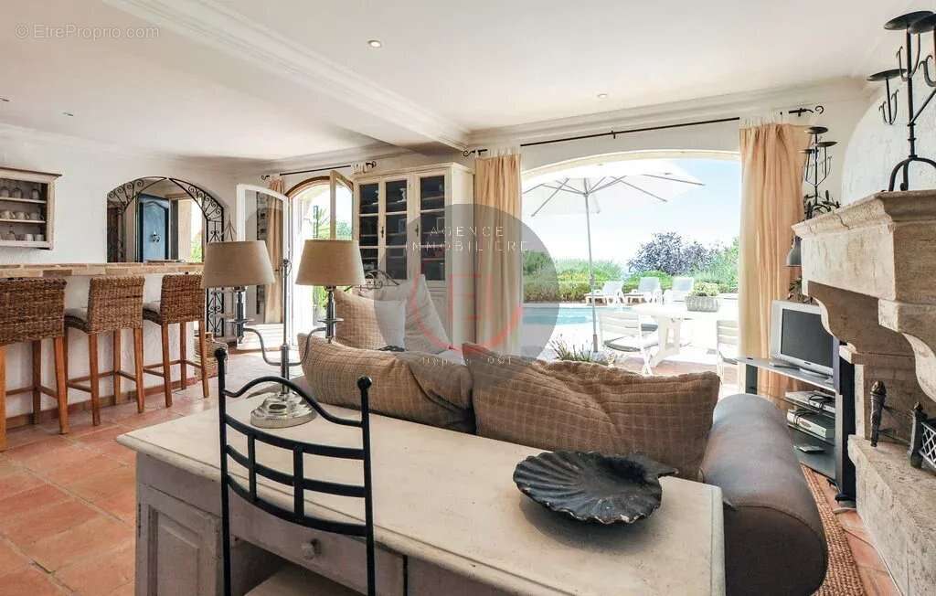 Maison à LES ADRETS-DE-L'ESTEREL