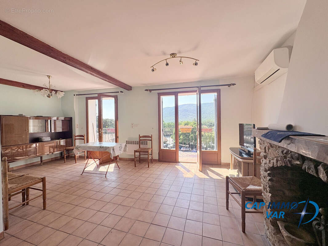 Maison 380 m² à Signes  - photo 5