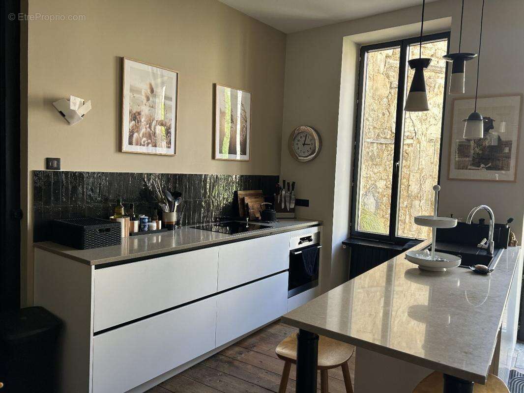 Maison à SAINT-JEAN-D'ANGELY