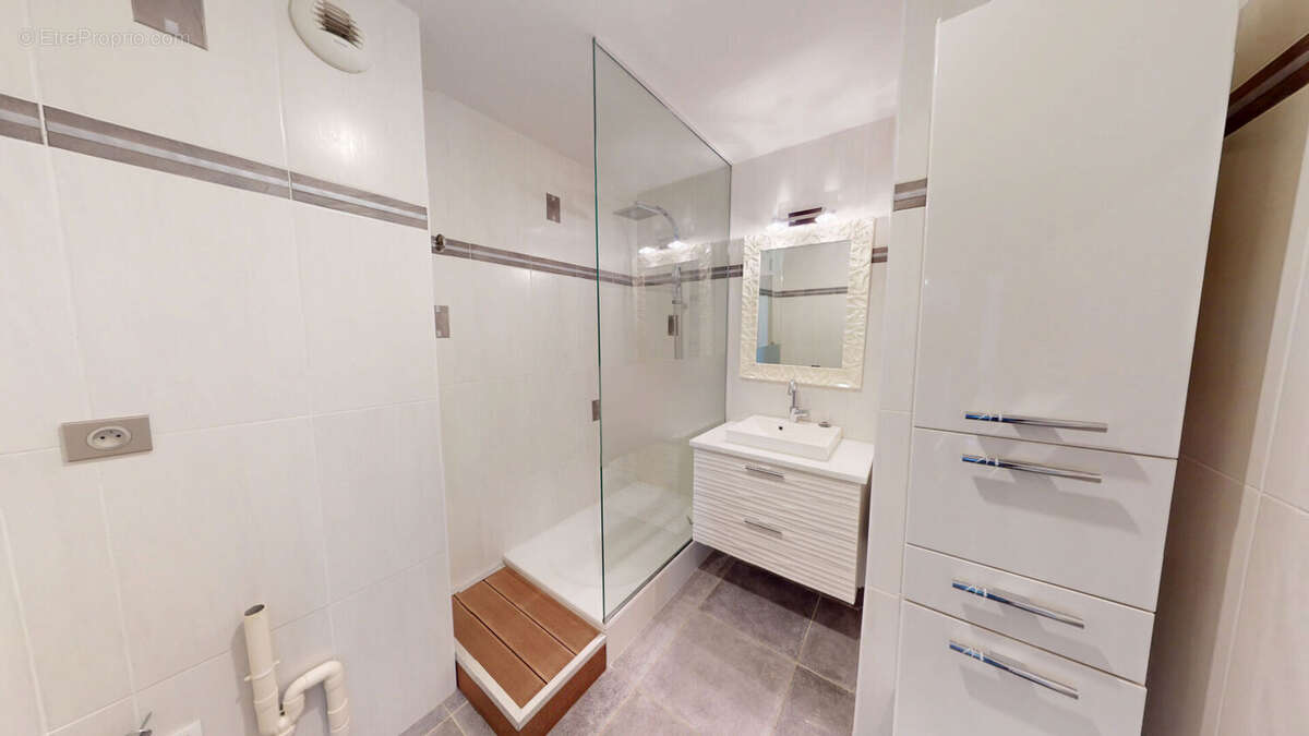Appartement à SAINT-MARTIN-D'HERES