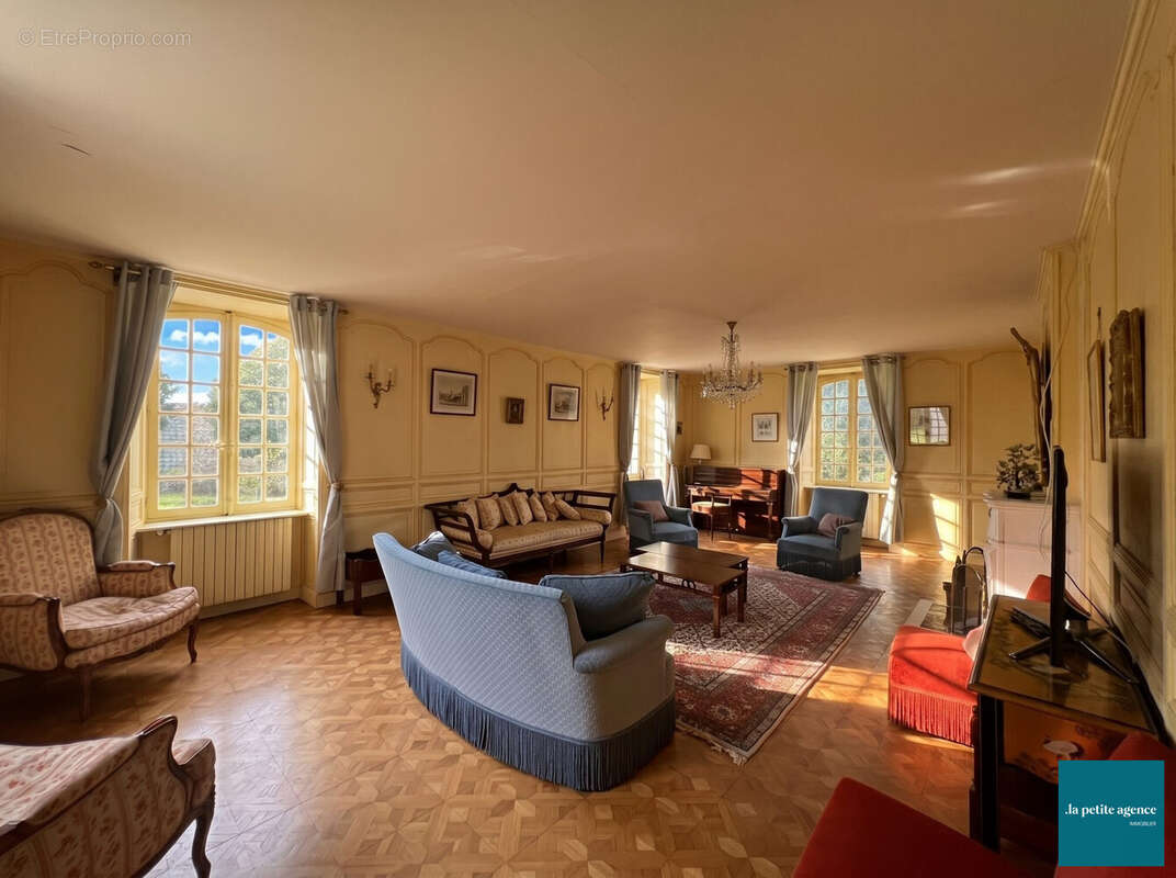 Maison 263 m² à Audouville-La-Hubert  - photo 7