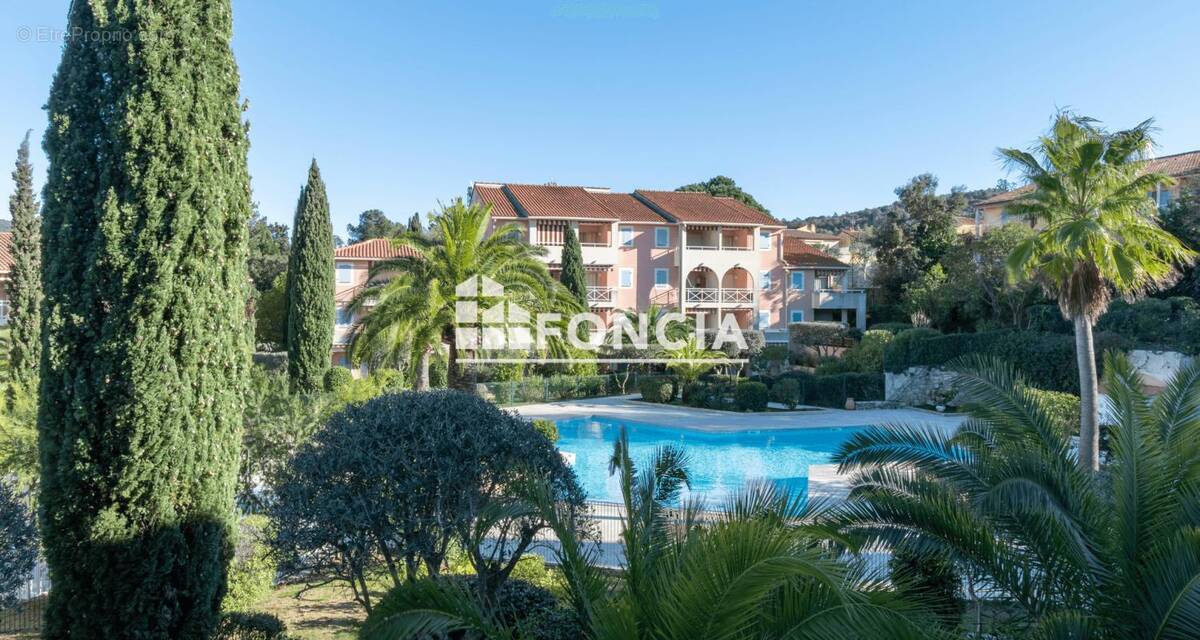 Appartement à LA CROIX-VALMER