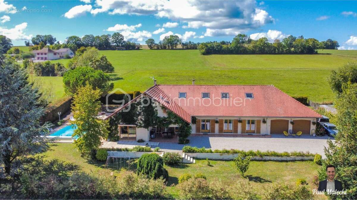 Maison à LA TOUR-DU-PIN