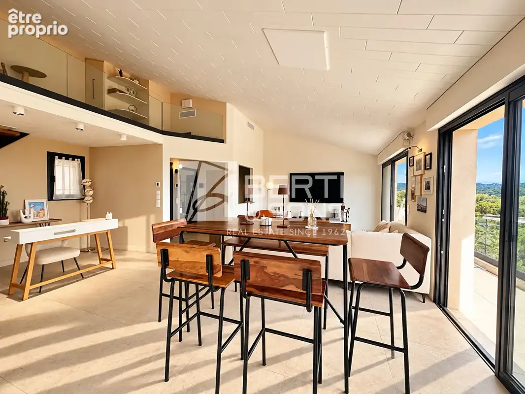 Exclusivité - villa provençale rénovée - piscine - vue dégagée jusqu'à la mer - photo 3