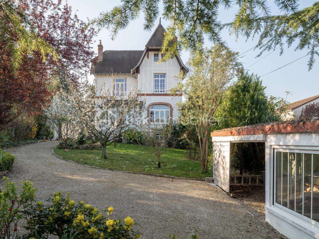 Maison de caractère  – 9 pièces, 7 chambres, sous-sol total – proximité rer d, commerces et écoles à pied - photo 19