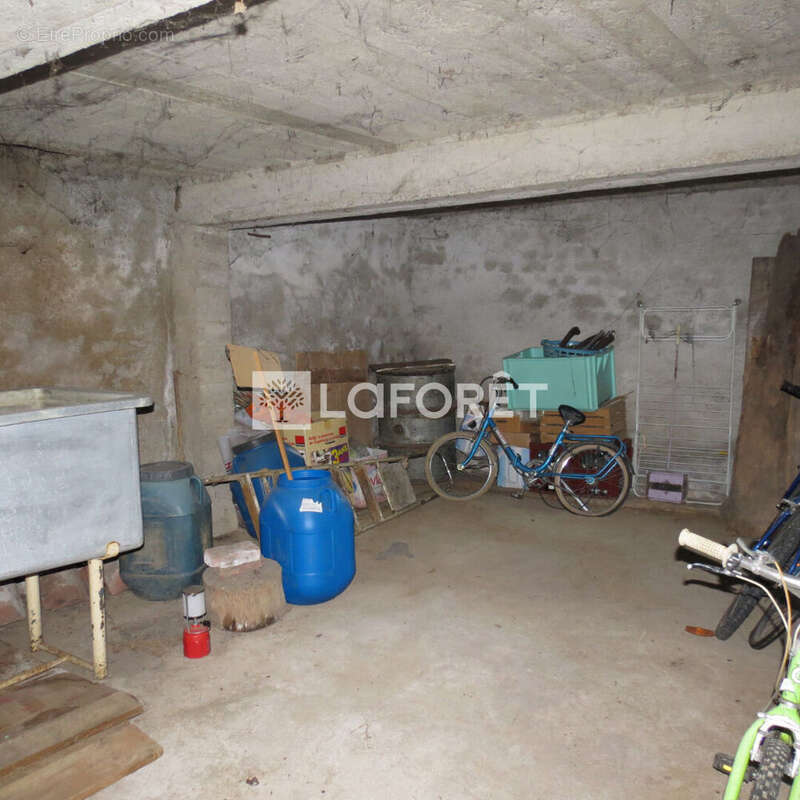 Parking à PAULHAGUET