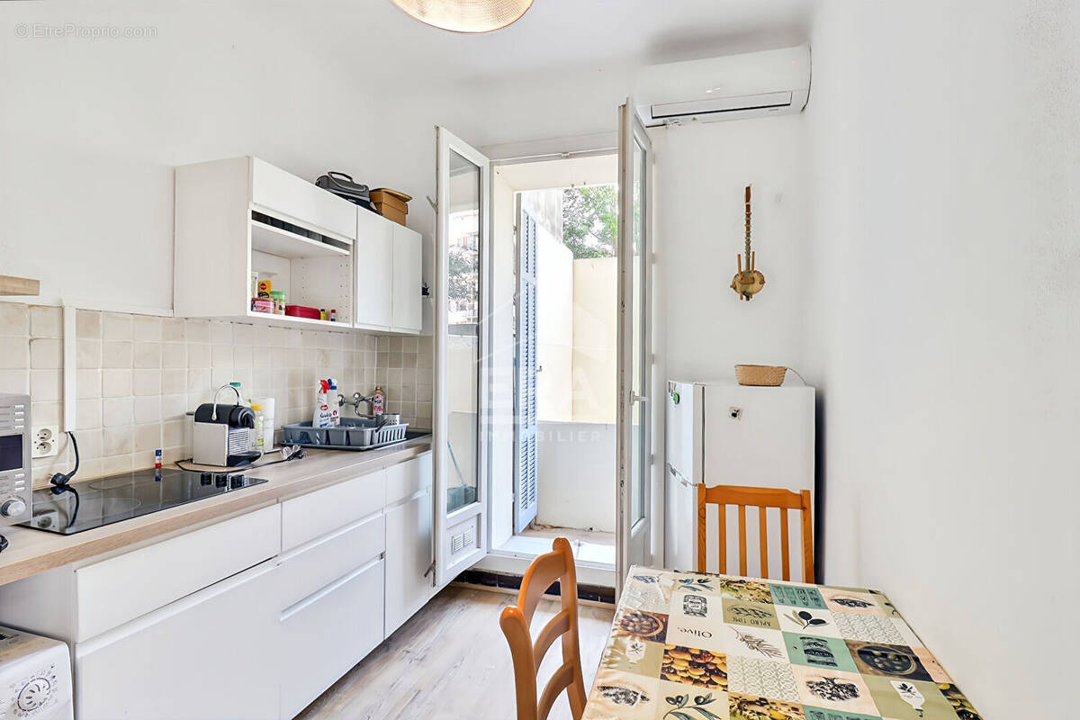 Appartement à MARSEILLE-4E