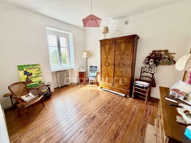 Maison à CLEDEN-POHER