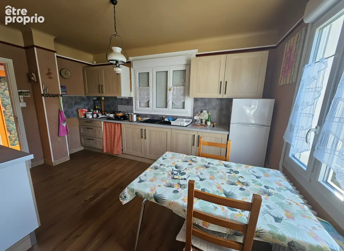 Maison familiale au bord du Canal de Berry, à St Amand Montrond. - photo 3