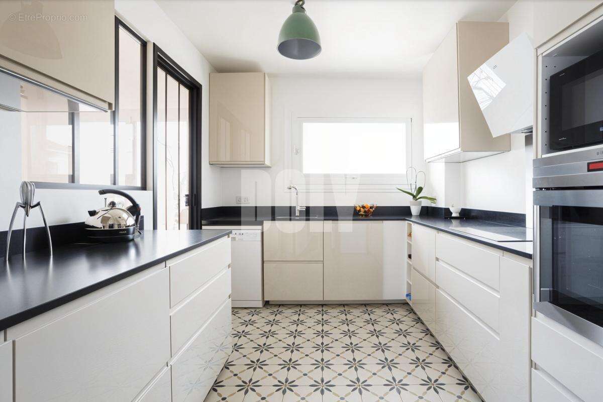 Appartement à PARIS-10E