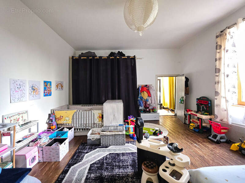 Maison à SAINT-LAURENT-SUR-GORRE