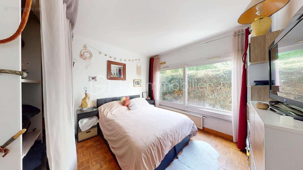 F4 en très bon état ! 3 chambres, loggia et espace extérieur !! - photo 20