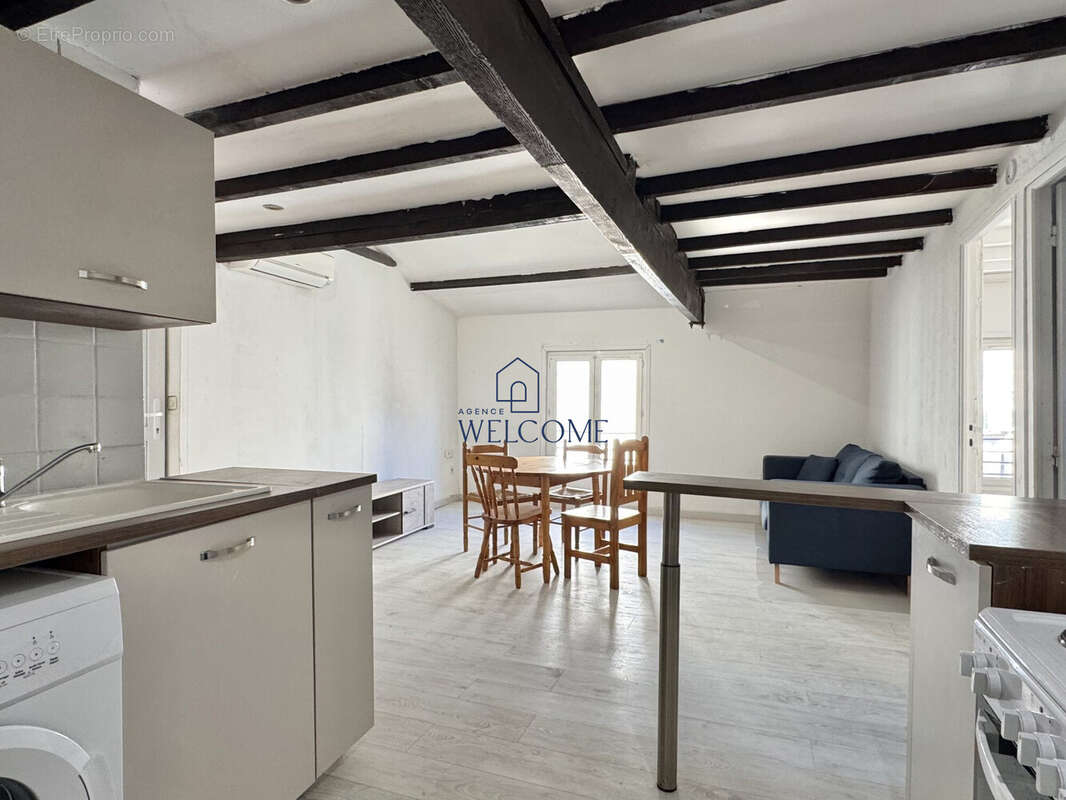 Appartement à BAGNOLS-SUR-CEZE