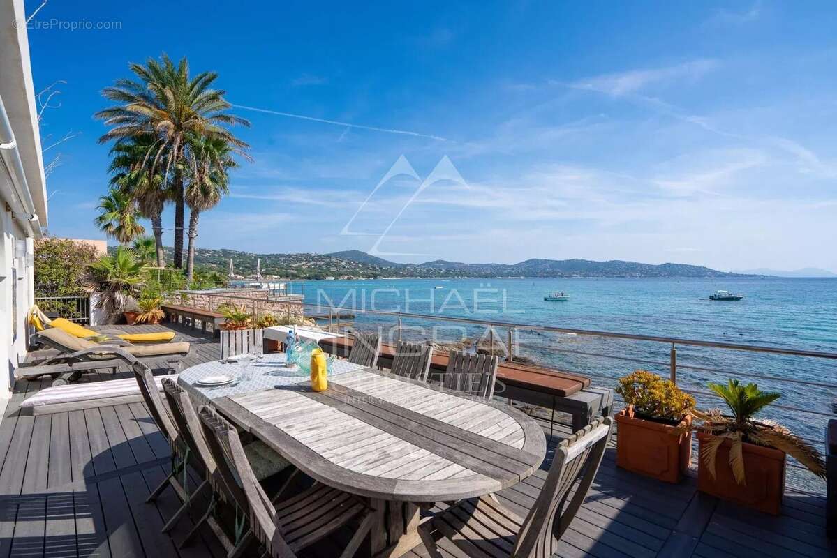 Villa pieds dans l'eau entre Cannes et Saint Tropez - EXCLUSIVITE - photo 6