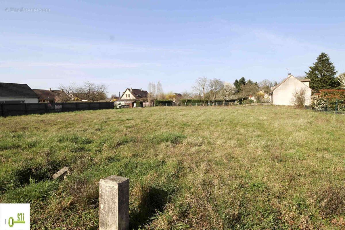 Photo 2 - Terrain à CHATILLON-COLIGNY