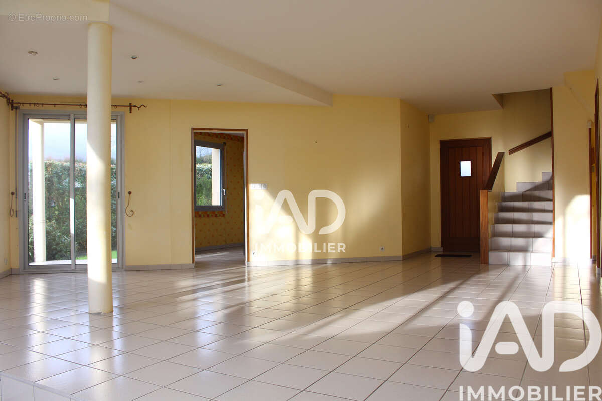 Photo 3 - Maison à L'HUISSERIE