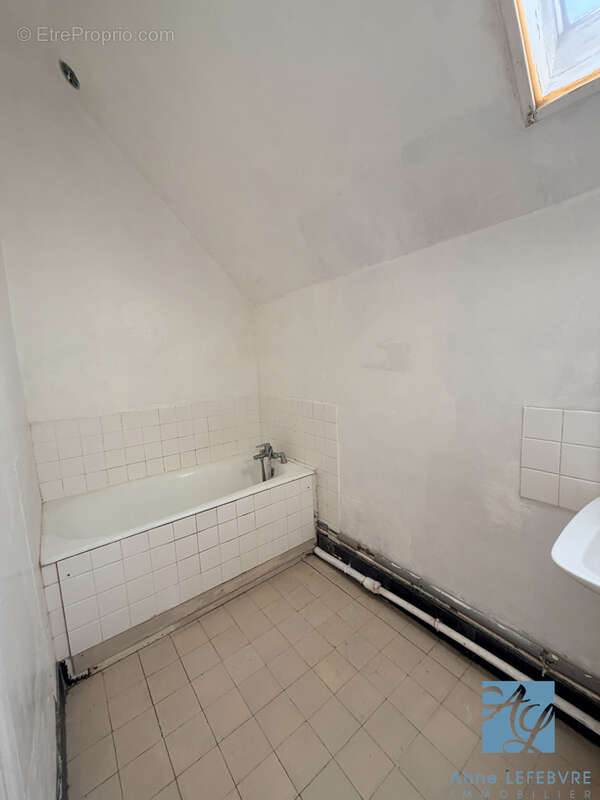 Centre à pied de cette maison de 5 pièces avec garage et jardin - photo 17