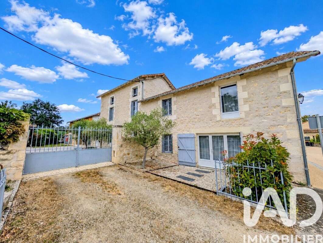 Photo 2 - Maison à CIVAUX