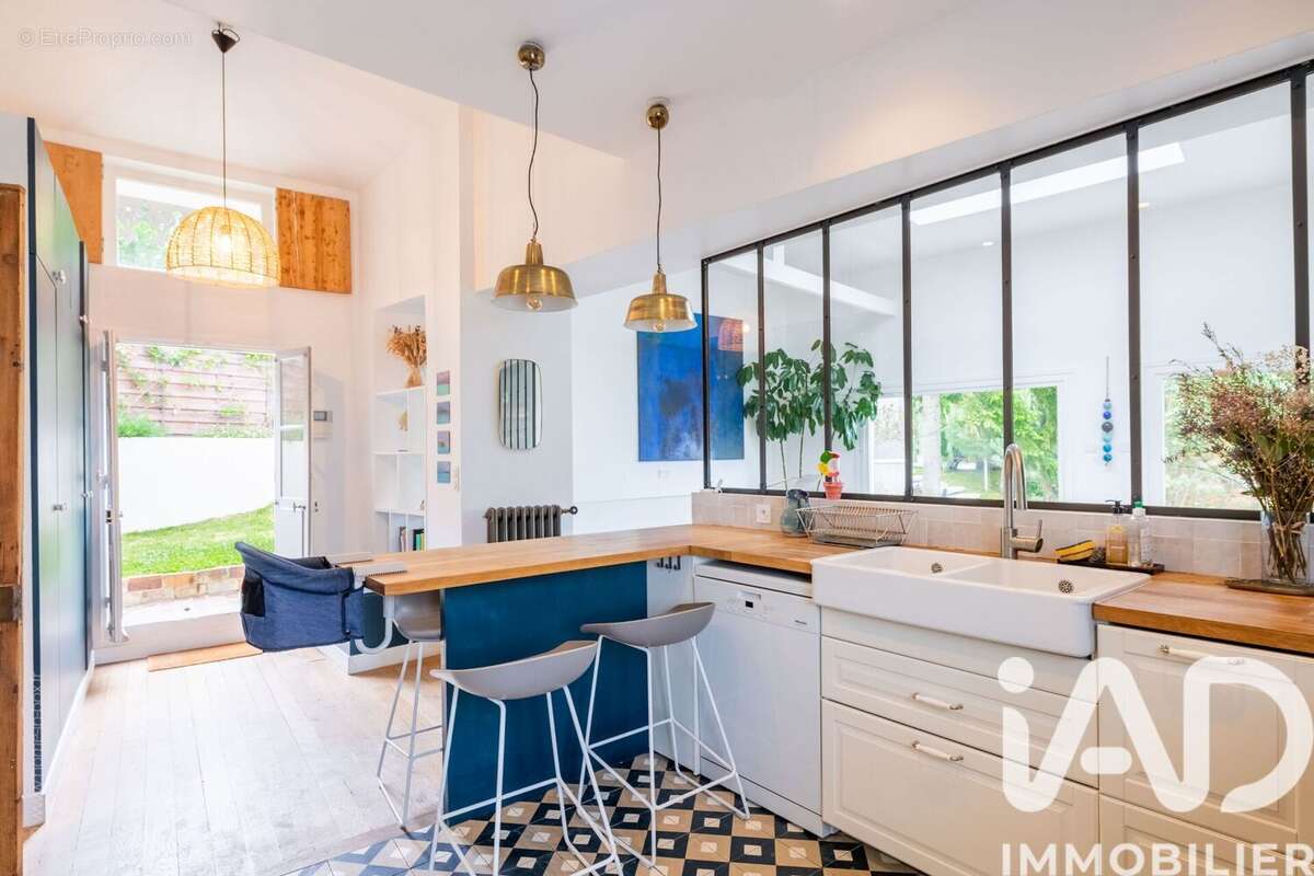 Photo 8 - Maison à LA CELLE-SAINT-CLOUD