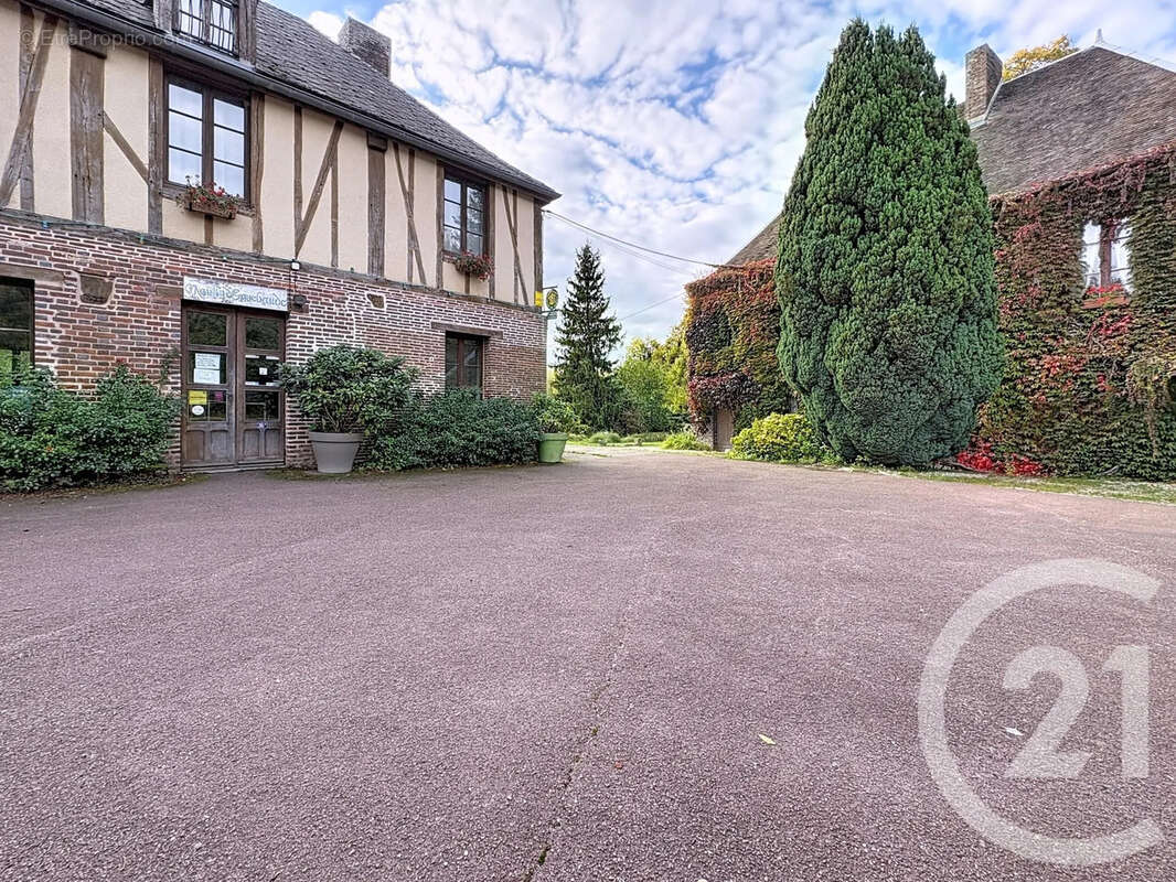 Maison 737 m² à Estissac  - photo 5