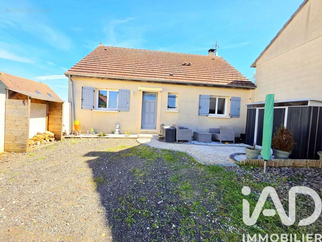 Photo 3 - Maison à MONDONVILLE-SAINT-JEAN