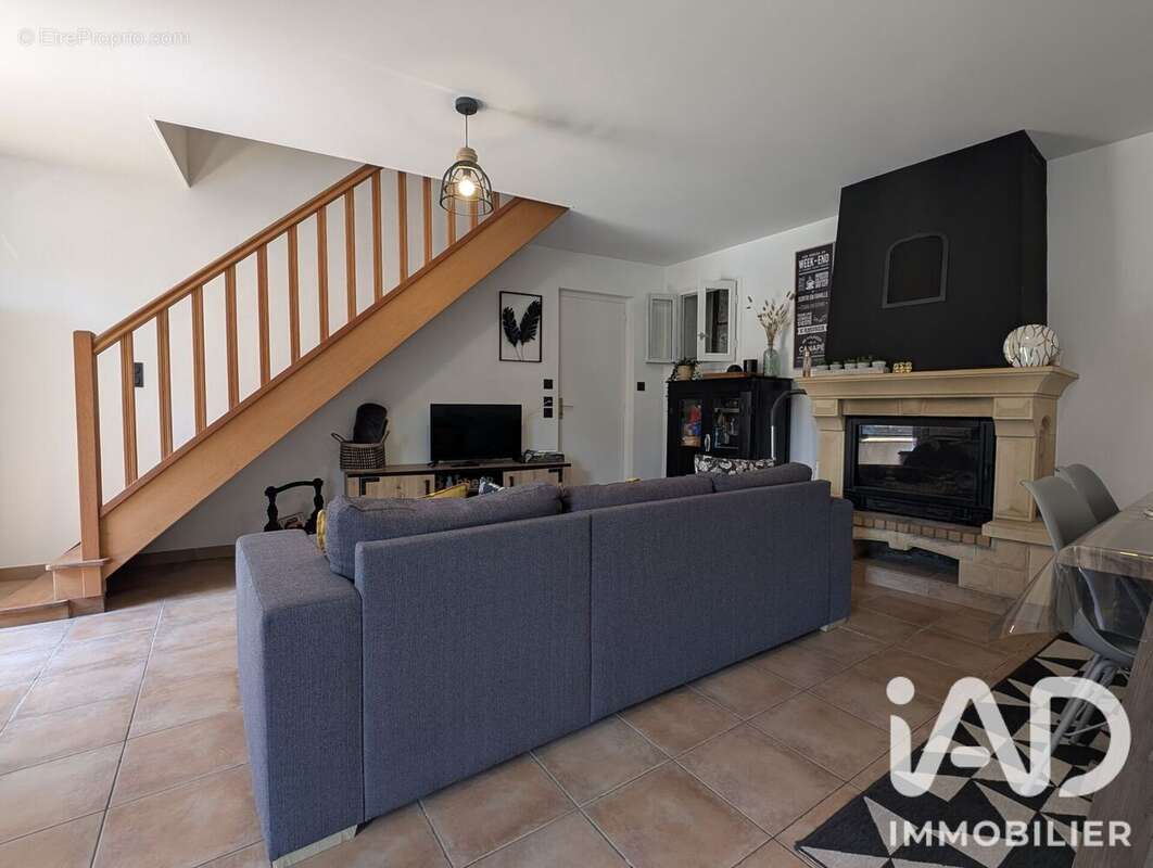 Maison 66 m² à Saint-Georges-De-Reintembault  - photo 4