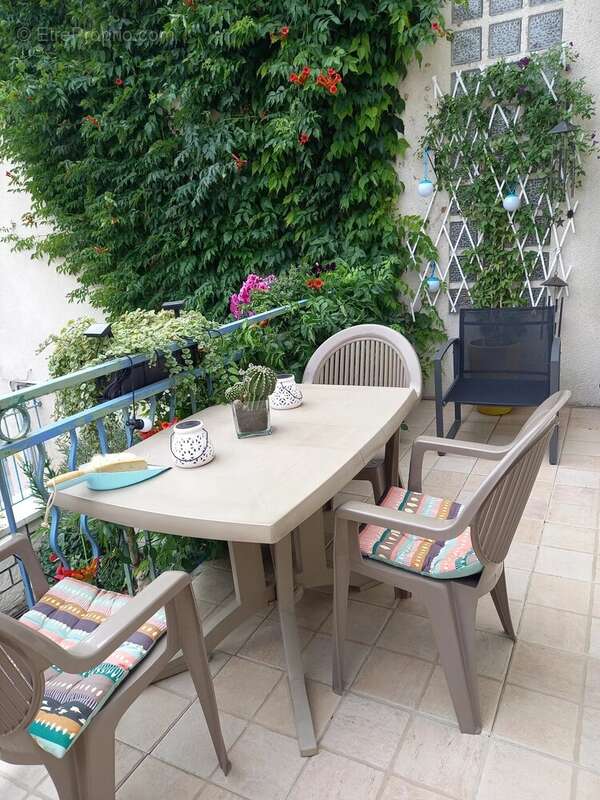 Rare en centre-ville : Maison de charme avec terrasse & atelier ! - photo 7