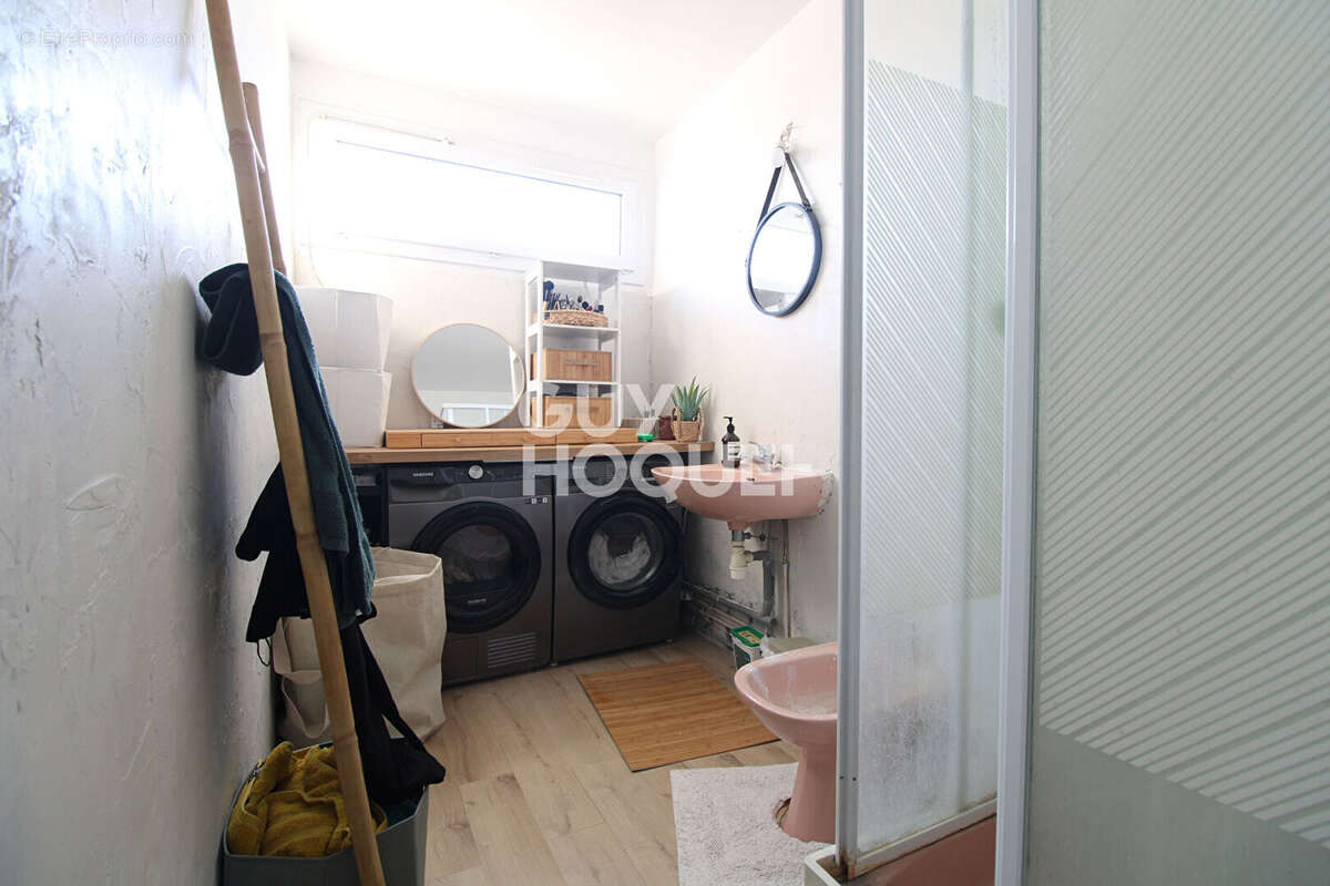 Appartement à BRIE-COMTE-ROBERT