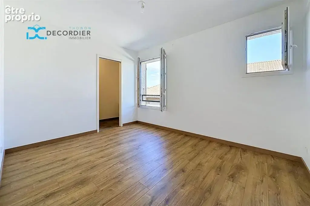 Superbe T5 Duplex récent avec terrasse, double garage et excellent DPE A/A !  - photo 7
