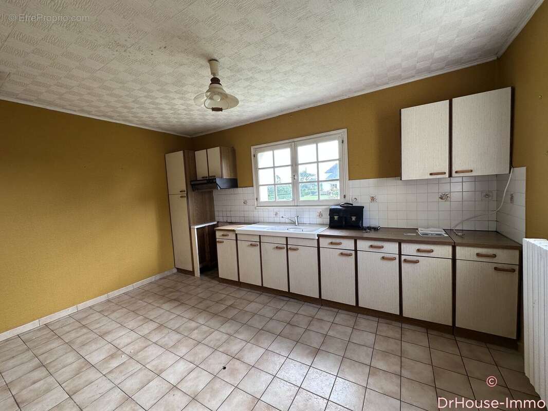 Maison à SAINT-MARTIN-DES-BESACES