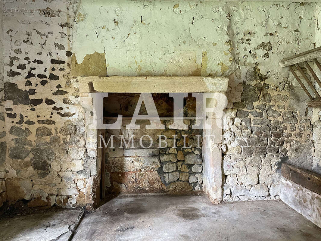 Maison à SAINT-JOUIN-DE-BLAVOU