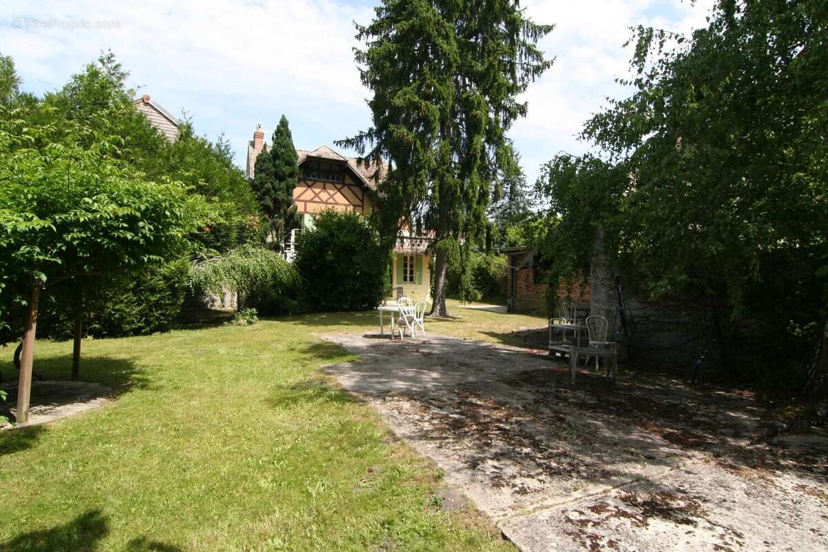 Maison à ROINVILLE